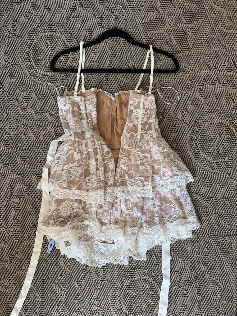 Ivory Lace Tiered Corset Dress - Picture 2 of 3